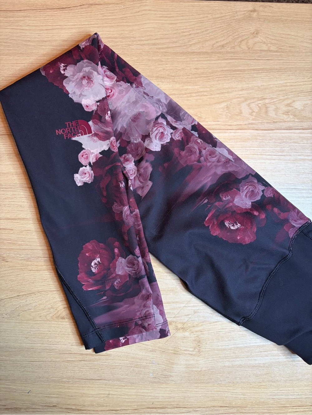The North Face FlashDry Burgundy Floral High Rise Leggings Small NF0A3P7Y